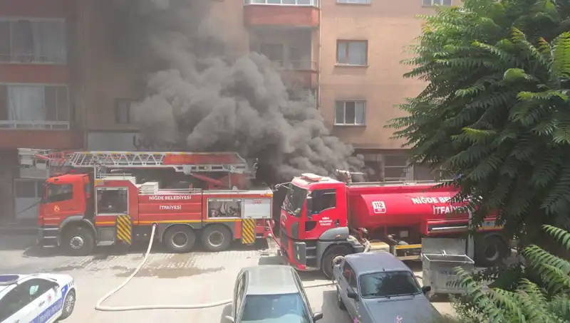 Niğde'deki Beyaz Eşya Deposunda Korkutan Yangın: Detaylar Ortaya Çıktı