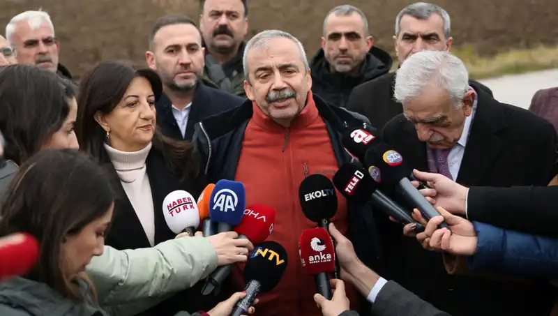 İmralı'dan PKK'ya Önemli Çağrı: Sırrı Süreyya Önder'den Açıklamalar