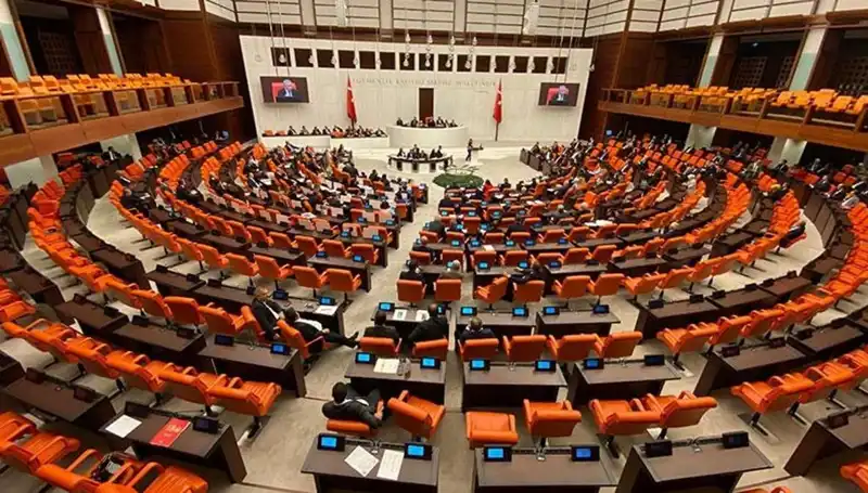 Emekli İkramiyesindeki Artış TBMM'den Geçti: Yeni Düzenleme Neler Getiriyor?