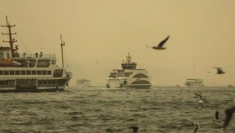 Çöl Tozu Türkiye’yi Sarmalıyor: Cuma'ya Kadar Maskeyle Dolaşın!