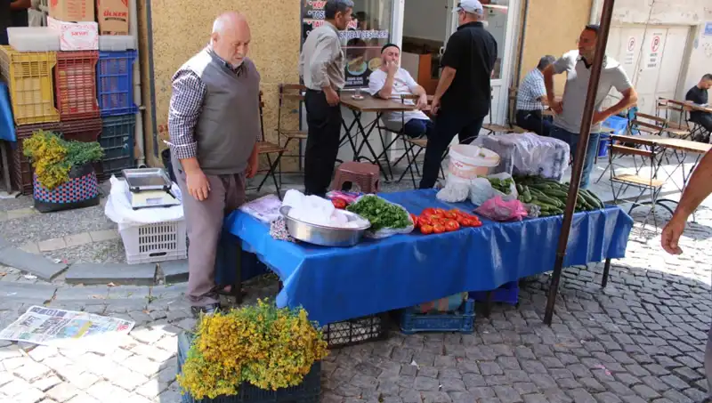Dağların Saklı Hazinesi: Kendiliğinden Yetişen Şifalı Bitkiler Pazarda 30 TL'den Satılıyor