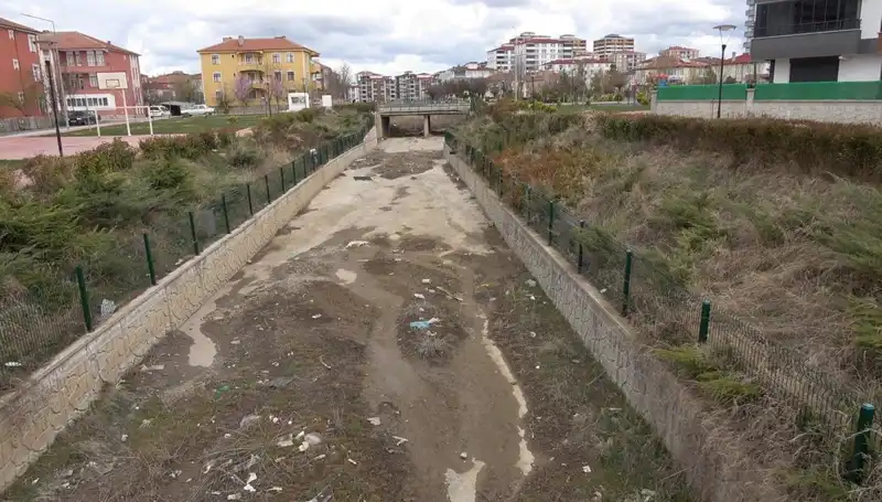 Coşkun Nehirde Kuraklık Alarmı: Doğa Düşman mı, İklim Değişikliği mi?