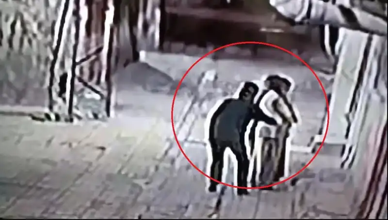 Kapkaççılara Karşı Yenilikçi Yöntem: Polisler Pazarcı ve Simitçi Kılığına Girdi