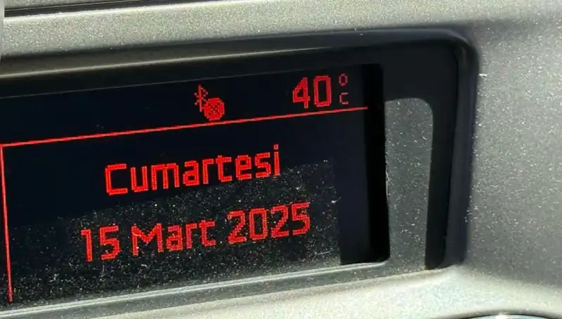 Adana'da Sıcaklar Rekor Kırıyor: Termometreler 40 Dereceyi Geçti!