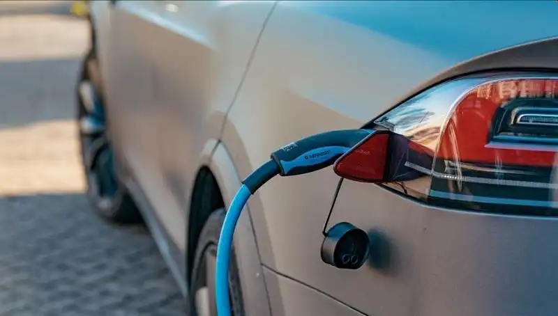 Elektrikli Araç Satışları Yıldız Gibi Parlıyor: 6 Ayda 9.1 Milyon Satış!