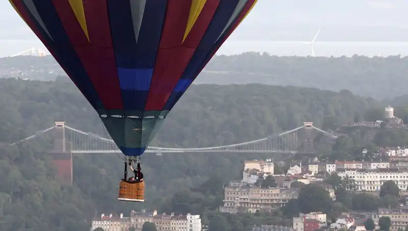 Hollanda'da Şok Edici Olay: Sıcak Hava Balonu Düştü, 5 Kişi Hayatını Kaybetti!
