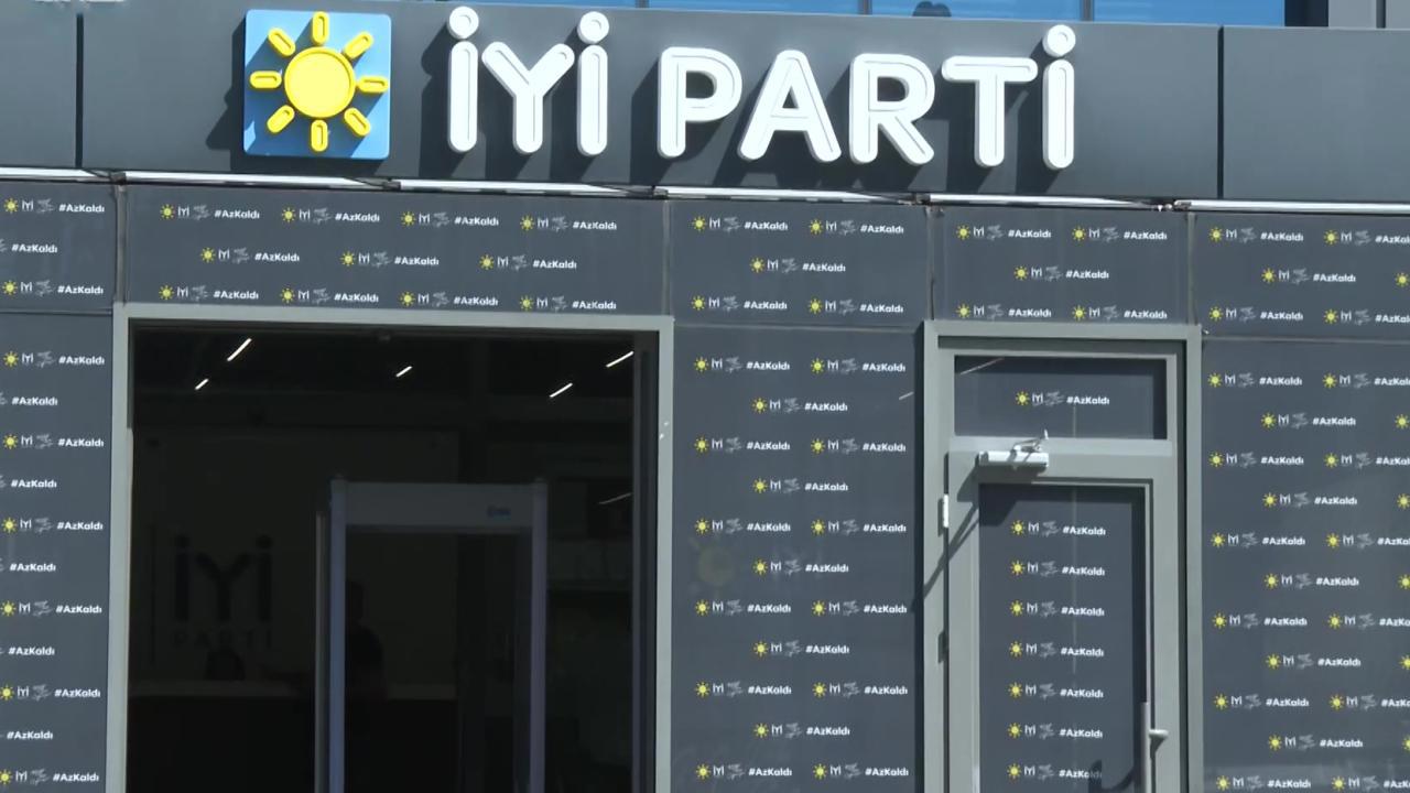 Ünal Karaman İyi Parti'den istifa etti.