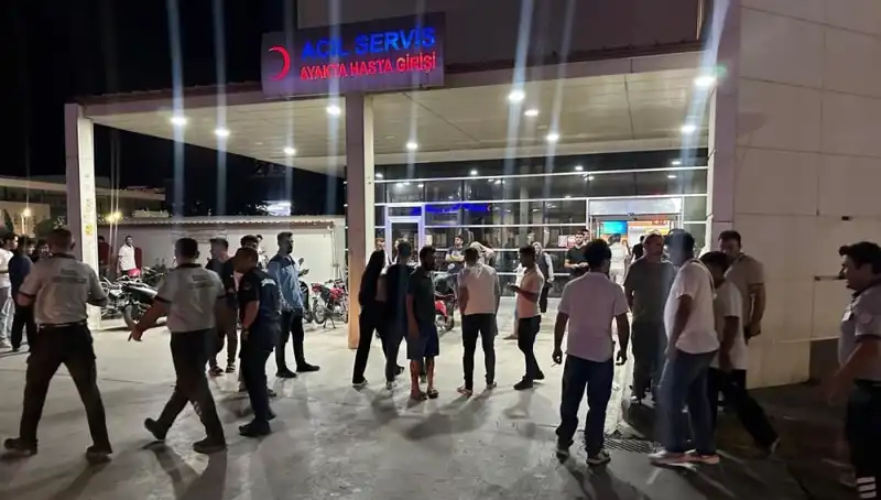 Acil Servis Önünde Tekme Tokat Kavga: Hastalar Şoke Oldu