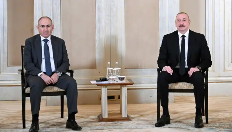 Abu Dabi’de Tarihi Buluşma: Aliyev ve Paşinyan Barış İçin Ne Konuştu?