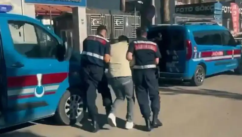 10 İlde Yürütülen Dev Operasyon: 5 Suç Örgütüne 74 Gözaltı!