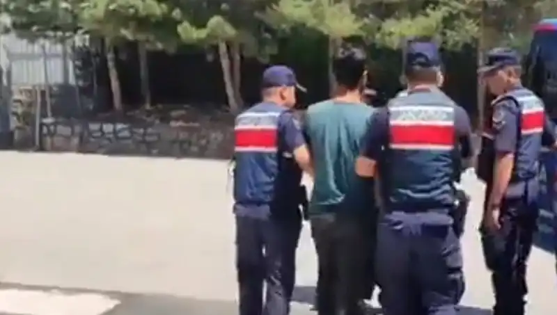 Türkiye'de DAEŞ'e Yönelik Dev Operasyon: 14 İlde 26 Gözaltı Yapıldı