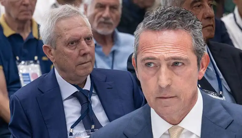 Fenerbahçe Divan Kurulu'nda Aziz Yıldırım'dan Göz Dolduran Adaylık Açıklaması