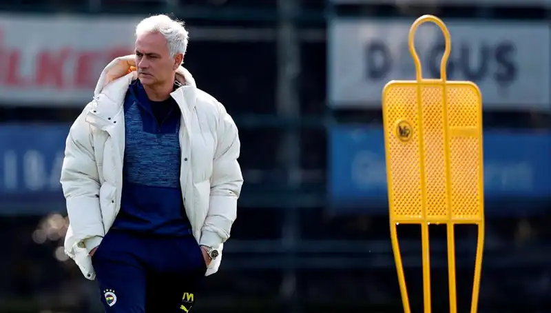 Fatura Mourinho'ya: Taraftarlar ve Medya Tepkileri Ne Yönde?