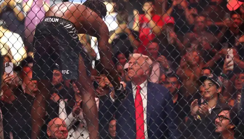 Trump, Beyaz Saray Bahçesinde Unutulmaz Bir UFC Maçı Düzenliyor