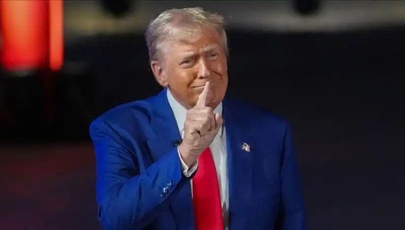Trump, Wall Street Journal'ı Basın Havuzundan Çıkararak Epstein Mektubunu Yayınladı