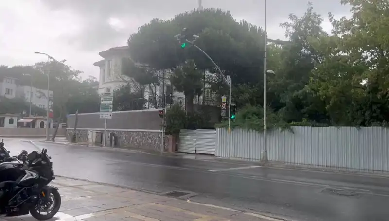 İstanbul'da Yağmur Tüm Şehri Rahatlattı: Beklenen Sağanak Geldi!