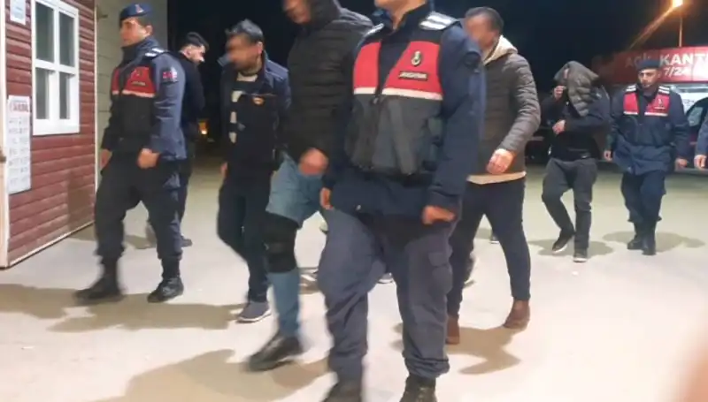 Bağ Evindeki Uyuşturucu Partisine Çizgi Çizen Baskın: Detaylar Ortaya Çıktı