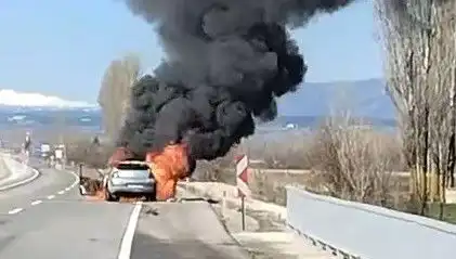 Kütahya'da Seyir Halindeki Otomobil Alev Alev Yandı: O Anlar Kameralarda