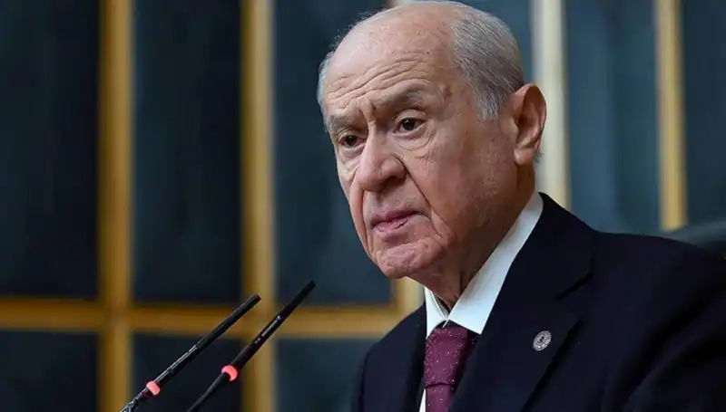 Bahçeli'nin CHP'ye Yönelik Sert Eleştirisi: "Sırrı Bey'e Haksızlık Yapıldı"