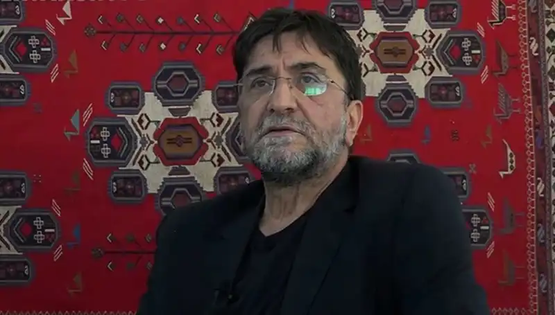 Ünlü Gazeteci Nihat Genç Hayatını Kaybetti, Medya Dünyası Sarsıldı