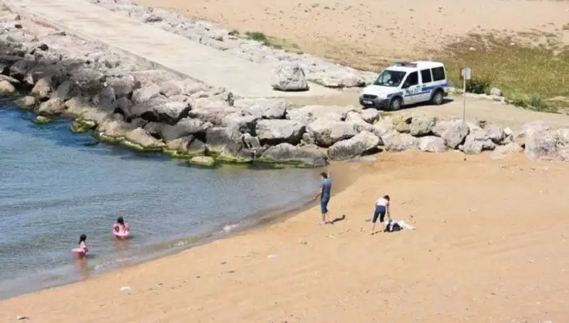 Sinop'ta Sıcak Havalara Rağmen Denize Girme Yasağı Getirildi
