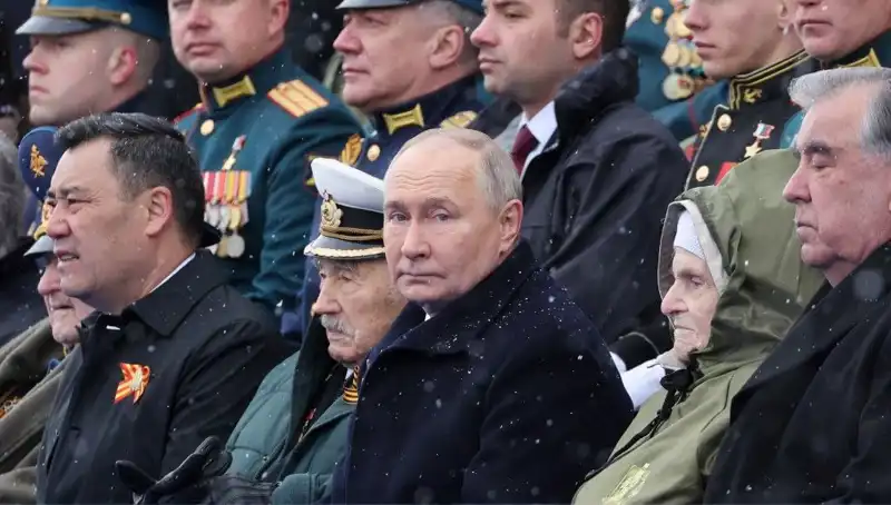 Rus Ordusu Genişliyor: Putin'den Askeri Gücü Artırmanın Acil Çağrısı