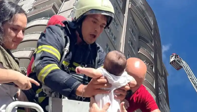 Kayseri’de 14 Katlı Binada Yangın: Sakinler Tahliye Edildi!