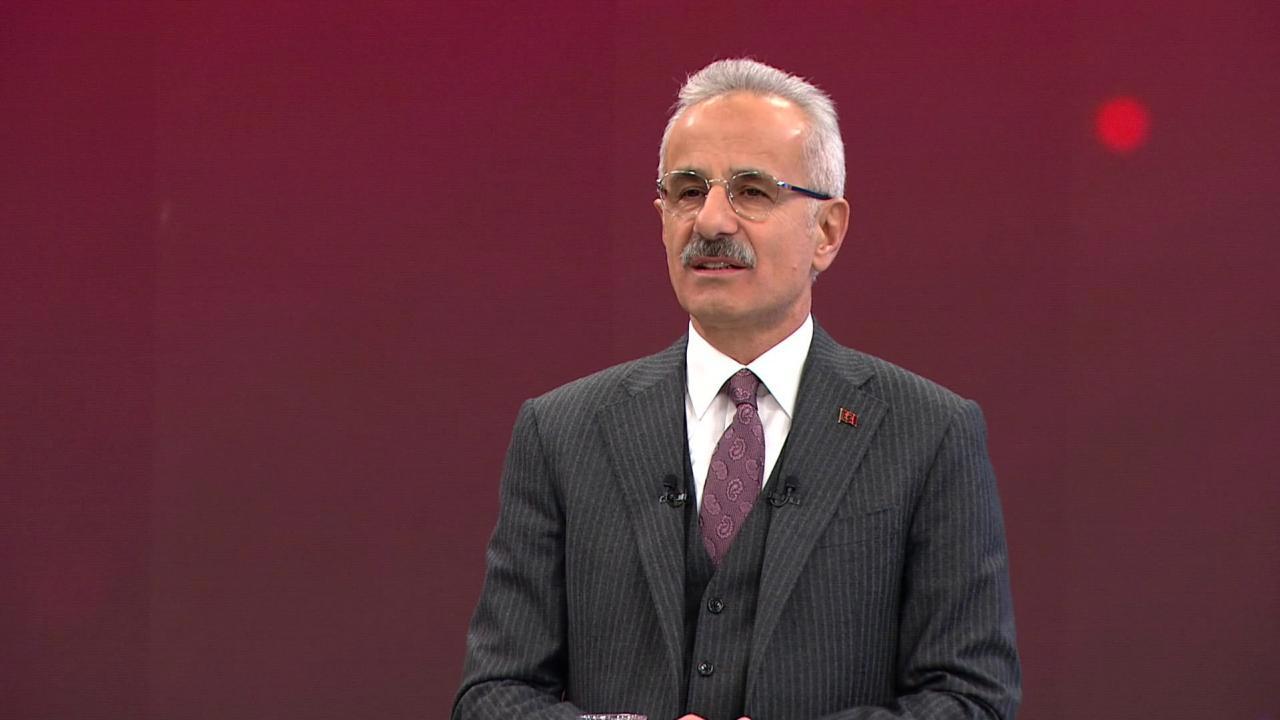 Bakan Uraloğlu, Sosyal Medyaya Düzenleme Hakkında Açıklama Yaptı
