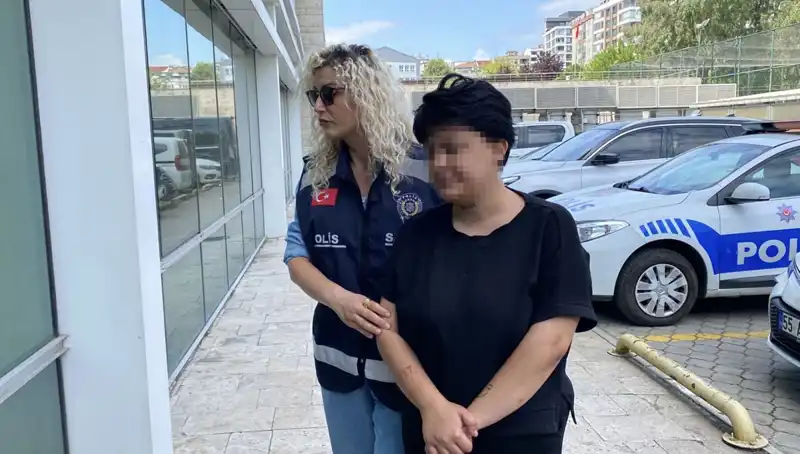 Annesini 11 Yerinden Bıçaklayan Genç, Mahkeme Önünde Hesap Veriyor