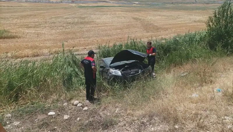 İki Kişinin Yaralandığı Otomobil Kazası Şarampolde Gerçekleşti
