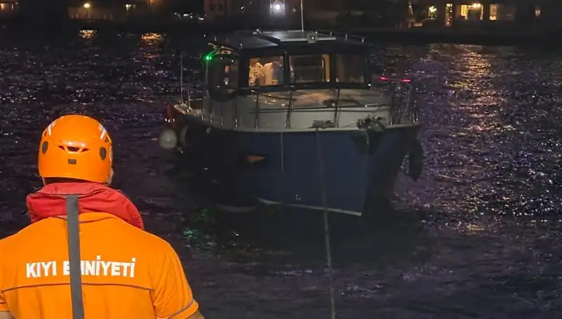 Baltalimanı'nda Su Baskını Panik Yarattı, Vatandaşlar Ne Yapacağını Bilmiyor