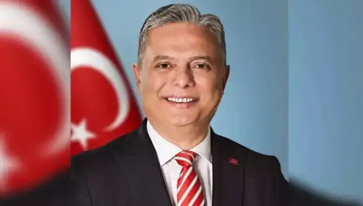 Ümit Uysal: CHP'nin Yeni Yüzü, Siyasi Kariyerine Yakından Bakış