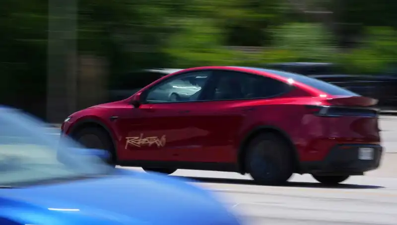 Tesla'nın Robotaxi Prototipi Büyük Hayal Kırıklığı Yaşattı