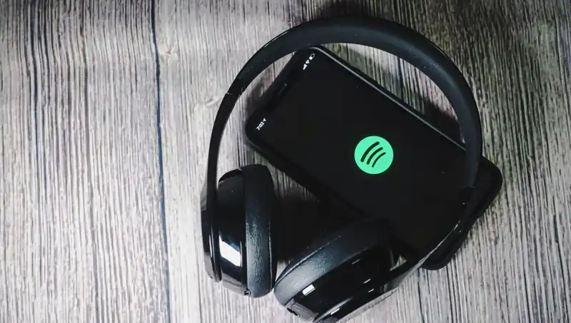 Yapay Zeka Tehlikesi: Spotify’ın Ölü Sanatçılardan Yeni Şarkılar Yayınlama Hamlesi