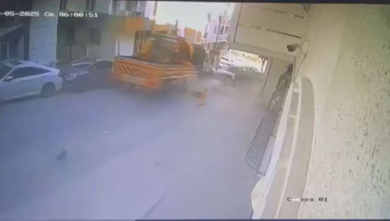 Kontrolden Çıkan Vinç 23 Araca Çarparak Ancak Durdurabildi