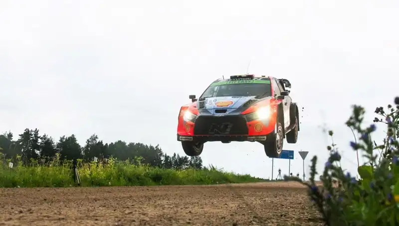 Otomobil Rallisinde Trajik Kaza: İki Seyirci Can Verdi