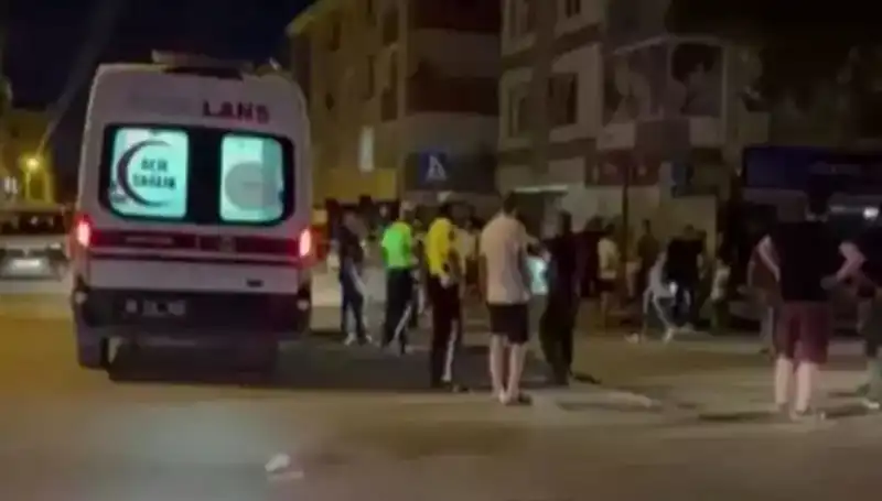 Alkollü Sürücü, Tartıştığı Yayaları Kamyonetle Ezerek Kaçtı: Şok Olay!