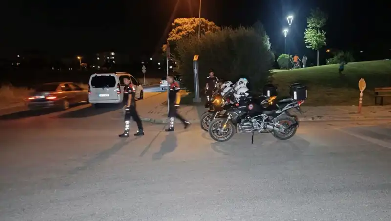 Parkta Kavga: 14 Yaşındaki Çocuk Kanlar İçinde Hastaneye Kaldırıldı