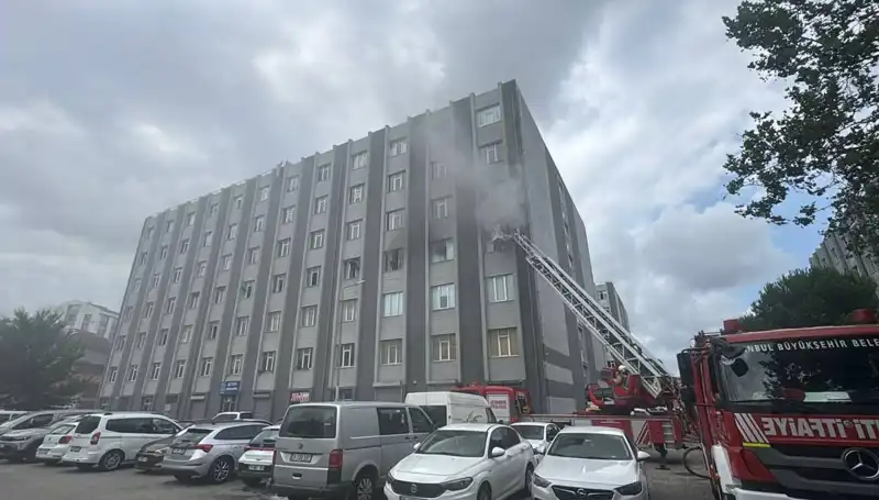 Çorap İmalathanesinde Korkutan Yangın: Maddi Hasar Büyük