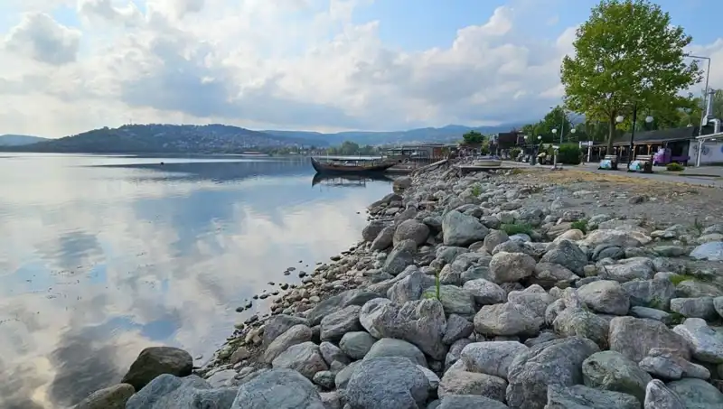 Sapanca Gölü'nde Su Seviyesi Düşüşü: Uzmanlardan Uyarılar ve Beklentiler