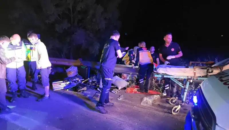 Minibüs Kazası: Savrulan Yolcuların Hayat Mücadelesi