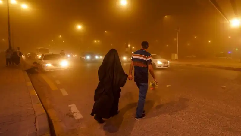 Irak'ta Kum Fırtınası: Havalimanları Kapandı, Acil Durum Yarattı