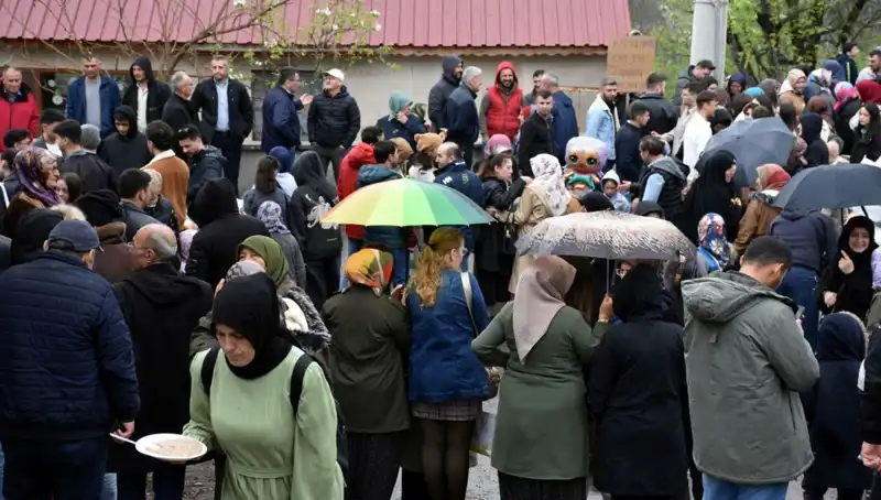 Bir Asırlık Gelenek Yeniden Yaşandı: 12 Bin Kişi Bayramda Bir Araya Geldi!
