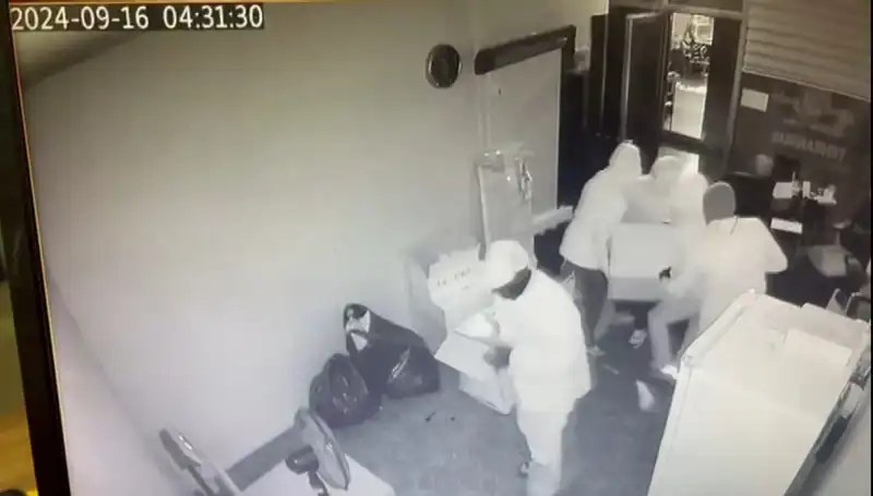 Kasa Açılmayınca Sırtlayıp Götürdüler: Olayın Perde Arkası