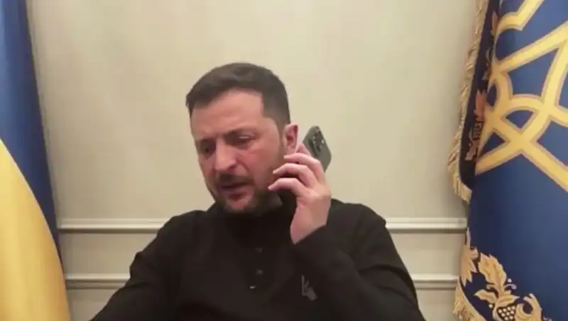 Zelenski’nin Basın Toplantısında Macron’dan Sıcak Anlar: "Seni Sonra Arayacağım!"