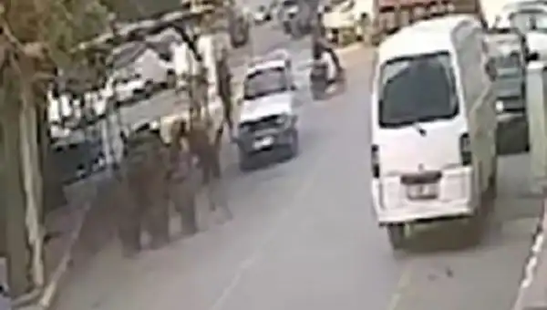 İzmir'de Motosiklet Hırsızlığı İhbarı: Suçüstü Yakalandı!